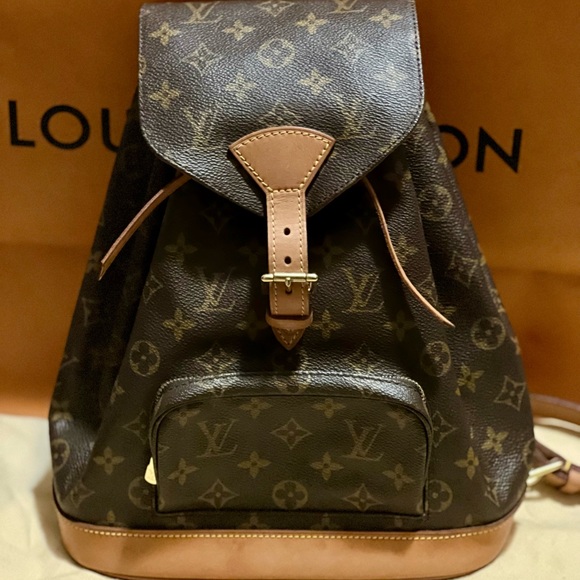 🔥💥SOLD💥🔥LOUIS VUITTON MONTSOURIS BACKPACK MM🔥 - Picture 1 of 15